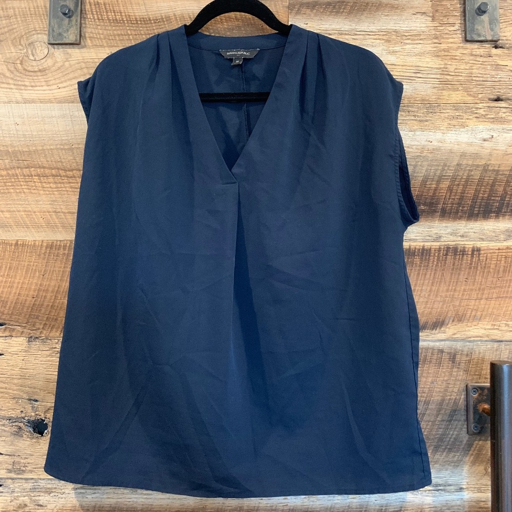 EUC - Banana Republic Factory - V-Neck Blouse - Navy - M